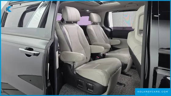 KIA CARNIVAL GASOLINE 7-SEATER SIGNATURE
