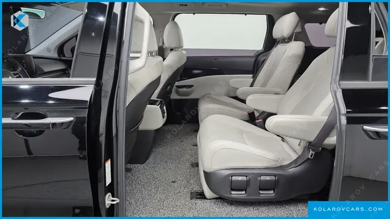KIA CARNIVAL GASOLINE 7-SEATER SIGNATURE