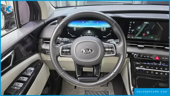 KIA CARNIVAL GASOLINE 7-SEATER SIGNATURE