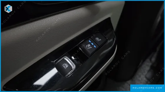 KIA CARNIVAL GASOLINE 7-SEATER SIGNATURE