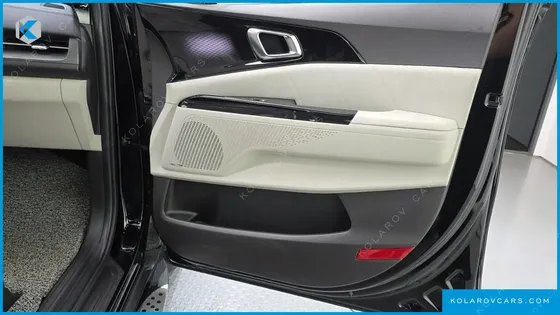 KIA CARNIVAL GASOLINE 7-SEATER SIGNATURE