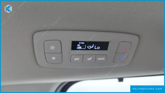 KIA CARNIVAL GASOLINE 7-SEATER SIGNATURE