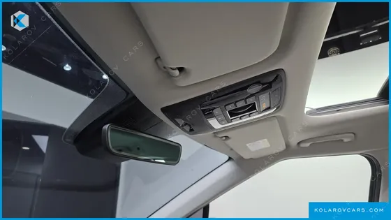 KIA CARNIVAL GASOLINE 7-SEATER SIGNATURE