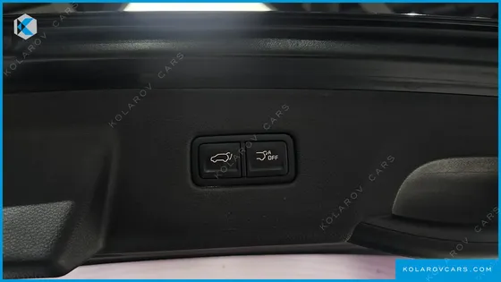KIA CARNIVAL GASOLINE 7-SEATER SIGNATURE