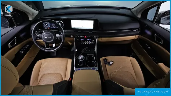 KIA CARNIVAL GASOLINE 7-SEATER SIGNATURE