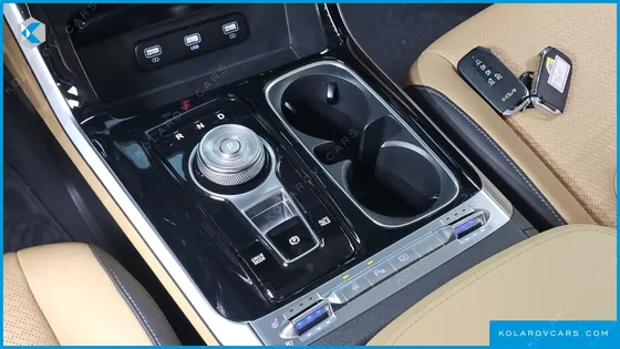 KIA CARNIVAL GASOLINE 7-SEATER SIGNATURE