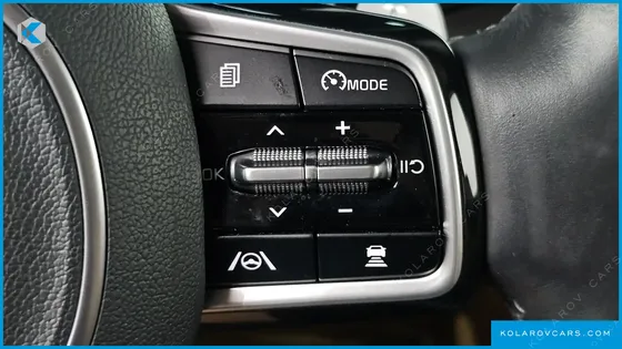 KIA CARNIVAL GASOLINE 7-SEATER SIGNATURE