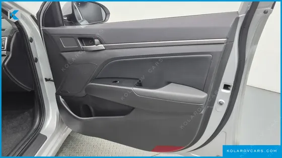 HYUNDAI ELANTRA (AVANTE) 1.6 GDI SMART