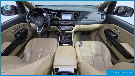KIA CARNIVAL 7-SEATER LIMOUSINE