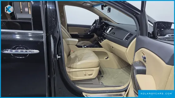KIA CARNIVAL 7-SEATER LIMOUSINE