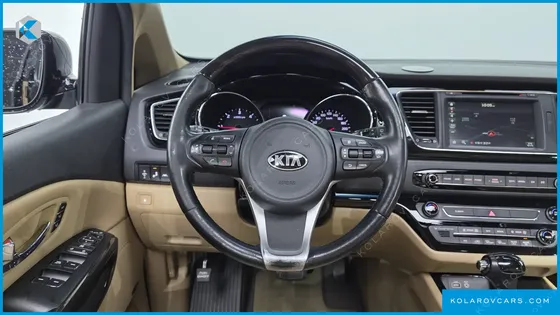 KIA CARNIVAL 7-SEATER LIMOUSINE