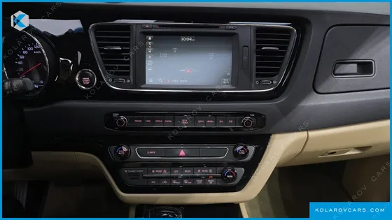 KIA CARNIVAL 7-SEATER LIMOUSINE