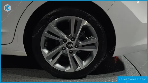 HYUNDAI ELANTRA (AVANTE) 1.6 GDI VALUE PLUS