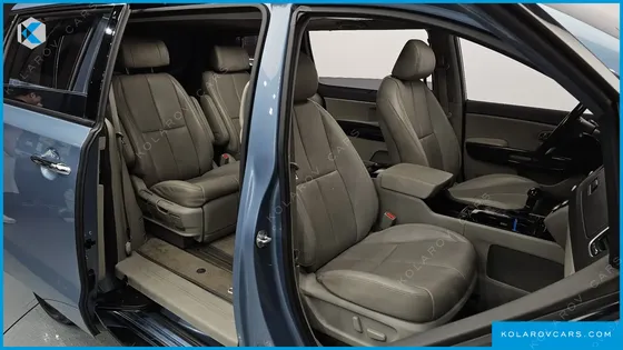 KIA CARNIVAL 7-SEATER LIMOUSINE