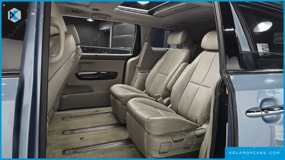 KIA CARNIVAL 7-SEATER LIMOUSINE