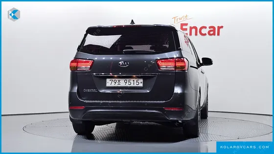 KIA CARNIVAL 11-SEATER NOBLESSE