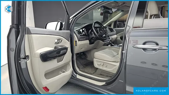 KIA CARNIVAL 11-SEATER NOBLESSE