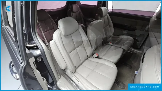 KIA CARNIVAL 11-SEATER NOBLESSE