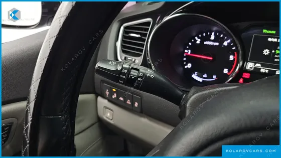 KIA CARNIVAL 11-SEATER NOBLESSE
