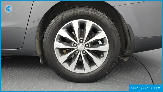 KIA CARNIVAL 11-SEATER NOBLESSE