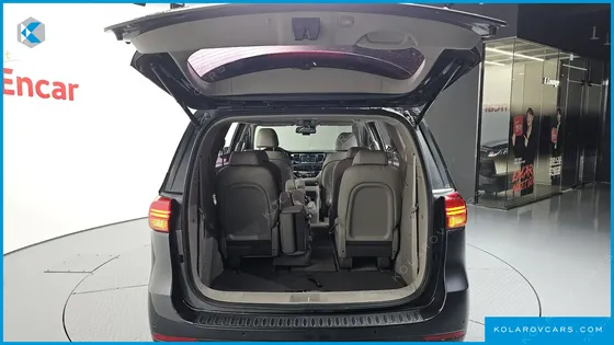 KIA CARNIVAL 11-SEATER NOBLESSE