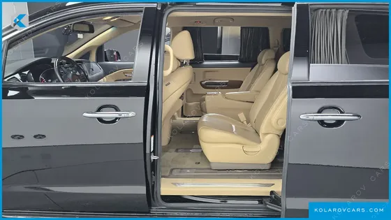 KIA CARNIVAL GASOLINE 9-SEATER HI-LIMOUSINE