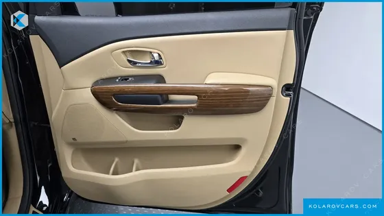 KIA CARNIVAL GASOLINE 9-SEATER HI-LIMOUSINE