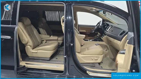 KIA CARNIVAL GASOLINE 9-SEATER HI-LIMOUSINE