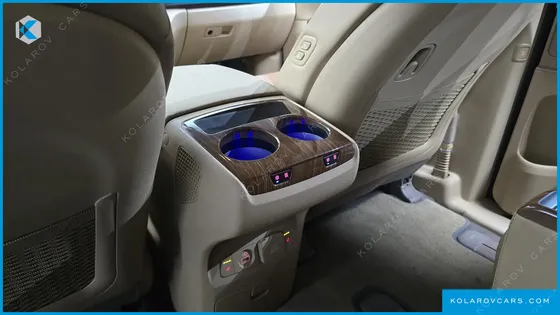 KIA CARNIVAL GASOLINE 9-SEATER HI-LIMOUSINE