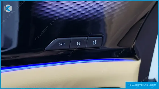 KIA CARNIVAL GASOLINE 9-SEATER SIGNATURE
