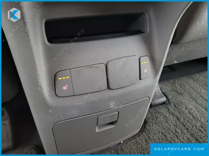 KIA CARNIVAL 9-SEATER PRESTIGE