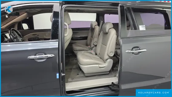 KIA CARNIVAL 9-SEATER PRESTIGE