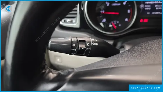 KIA CARNIVAL 9-SEATER PRESTIGE