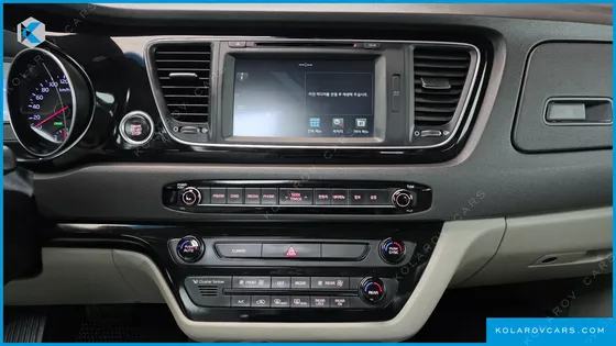 KIA CARNIVAL 9-SEATER PRESTIGE