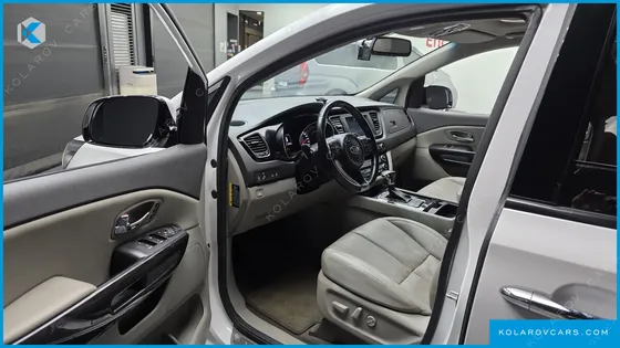 KIA CARNIVAL 9-SEATER NOBLESSE SPECIAL