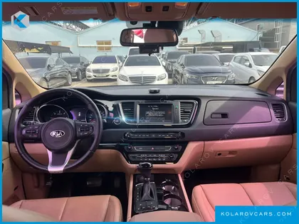 KIA CARNIVAL 9-SEATER HI-LIMOUSINE
