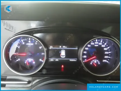 KIA CARNIVAL GASOLINE 9-SEATER PRESTIGE