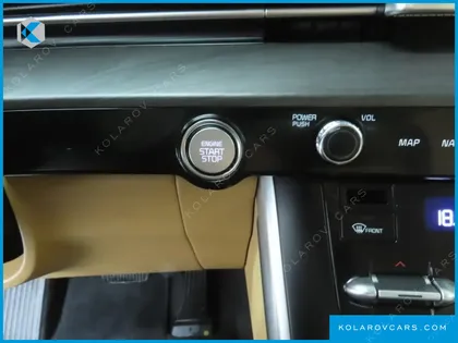 KIA CARNIVAL GASOLINE 9-SEATER PRESTIGE