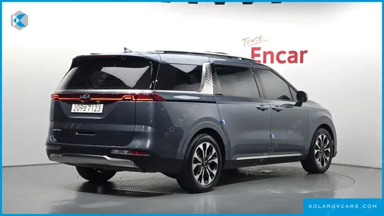 KIA CARNIVAL DIESEL 9-SEATER SIGNATURE