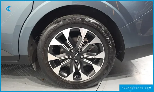 KIA CARNIVAL DIESEL 9-SEATER SIGNATURE