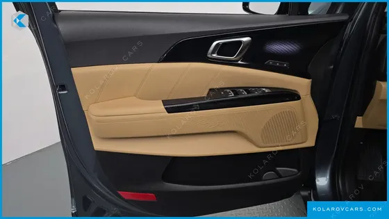 KIA CARNIVAL DIESEL 9-SEATER SIGNATURE