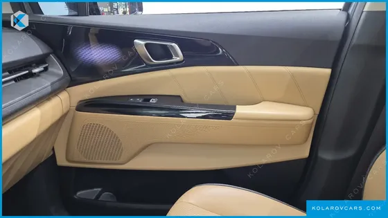 KIA CARNIVAL DIESEL 9-SEATER SIGNATURE