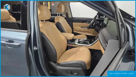 KIA CARNIVAL DIESEL 9-SEATER SIGNATURE