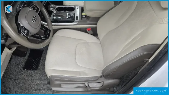 KIA CARNIVAL DIESEL 9-SEATER PRESTIGE