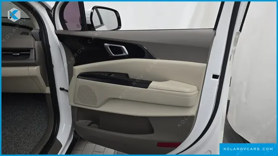 KIA CARNIVAL DIESEL 9-SEATER PRESTIGE