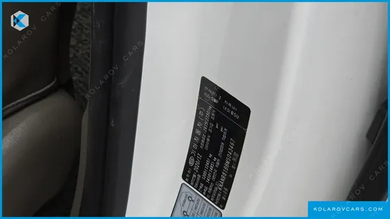 KIA CARNIVAL DIESEL 9-SEATER PRESTIGE