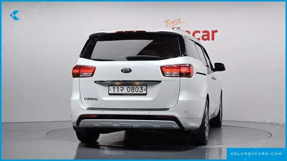 KIA CARNIVAL 9-SEATER NOBLESSE