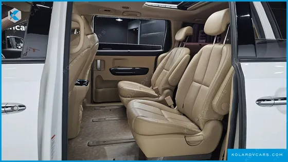 KIA CARNIVAL 9-SEATER NOBLESSE