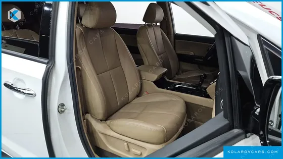 KIA CARNIVAL 9-SEATER NOBLESSE