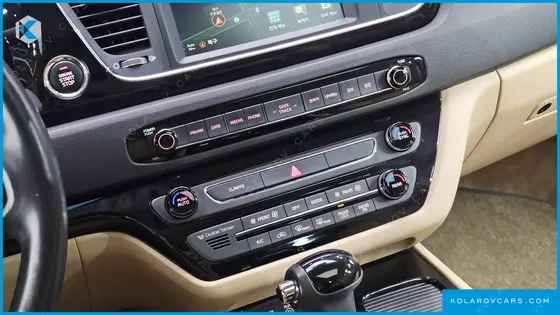 KIA CARNIVAL 9-SEATER NOBLESSE